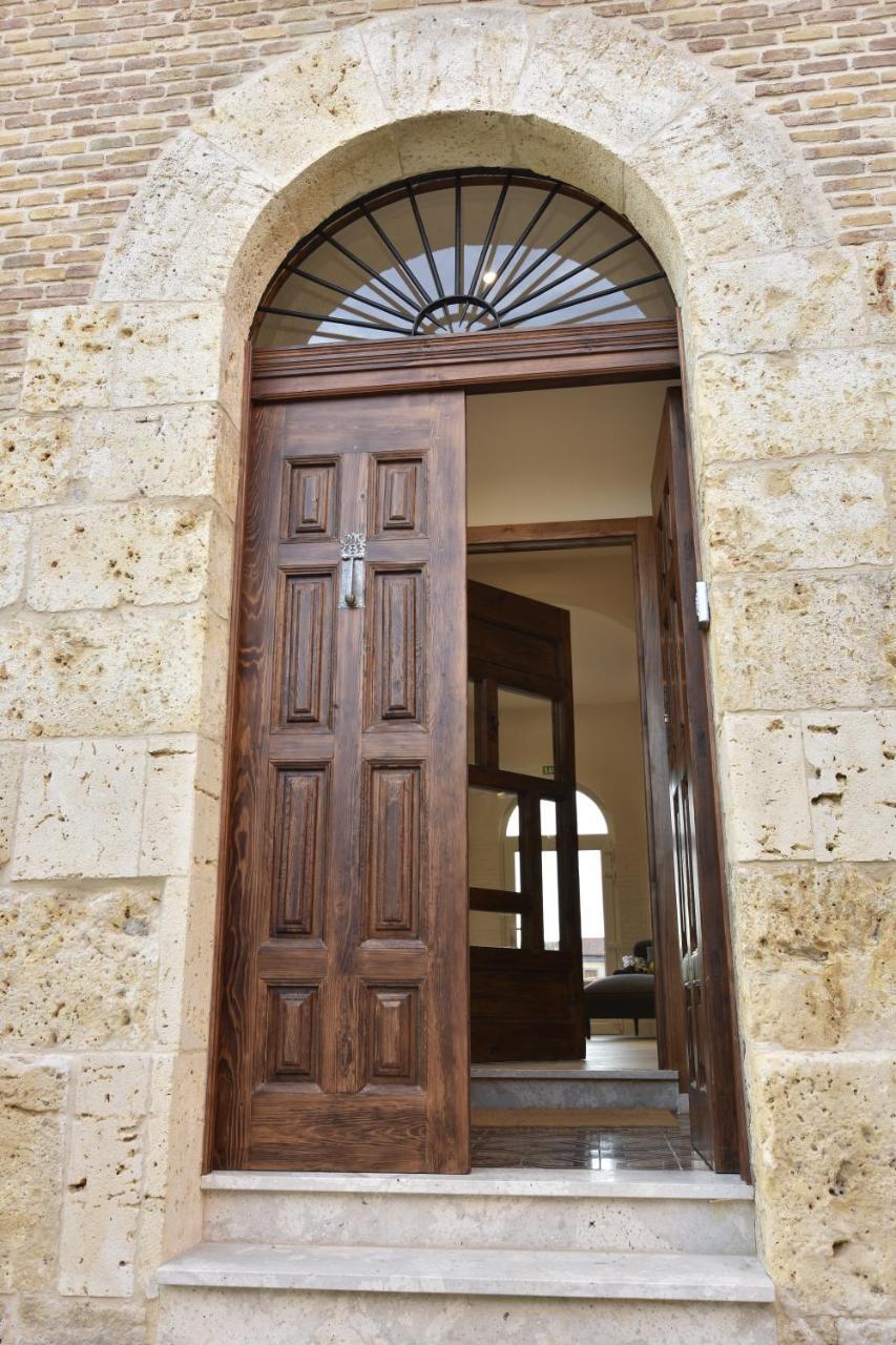 Sanmartina Hotel Becerril de Campos Exterior photo